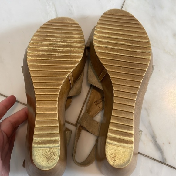 NWOT Anthropologie Barbara Barbieri Italian taupe leather wedge sandals size 8 - Picture 10 of 11